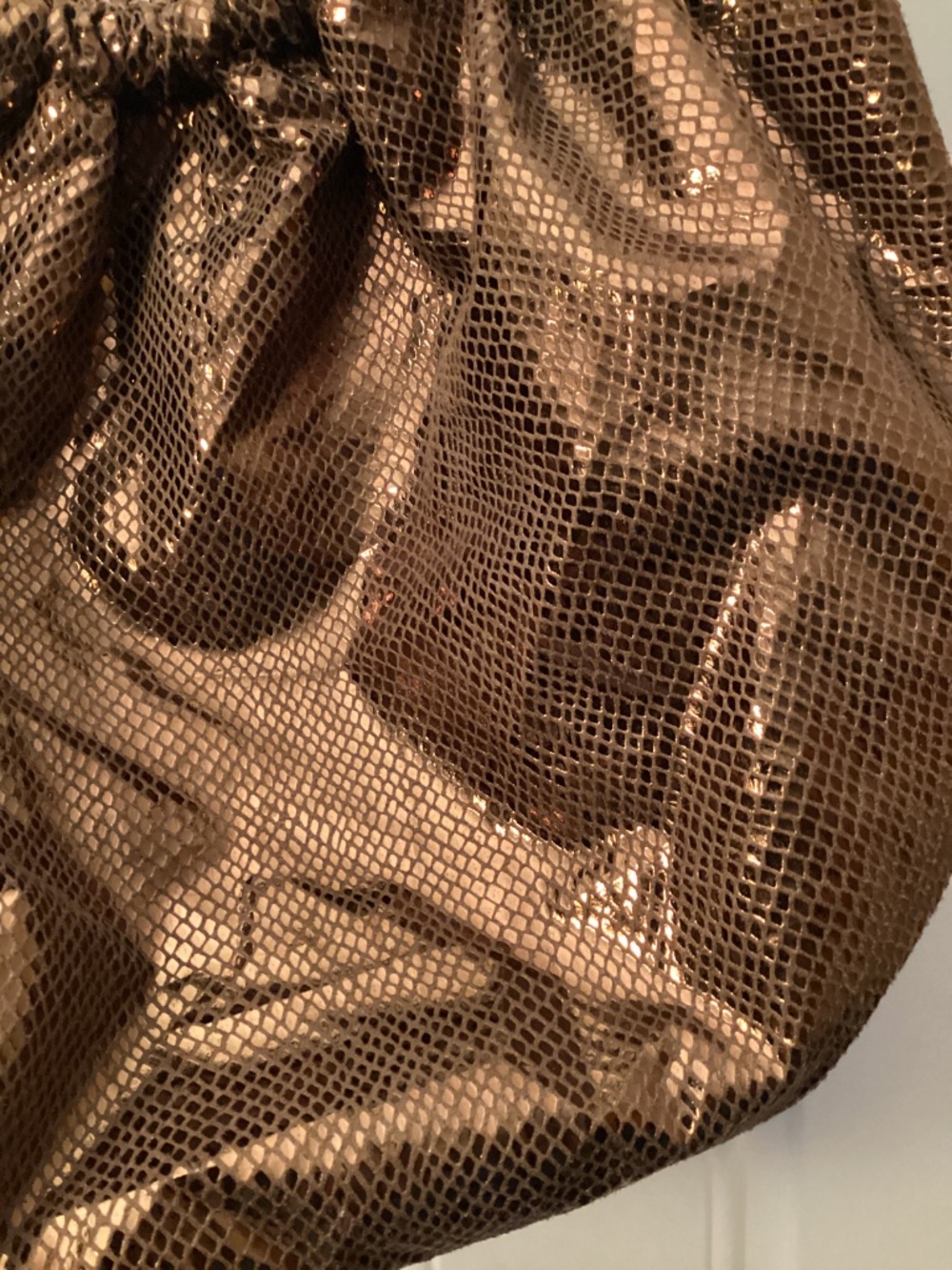 🌸NEW Daisy Fuentes Rouched Oversized purse bag🌸 BRONZE Metallic look - Picture 2 of 10